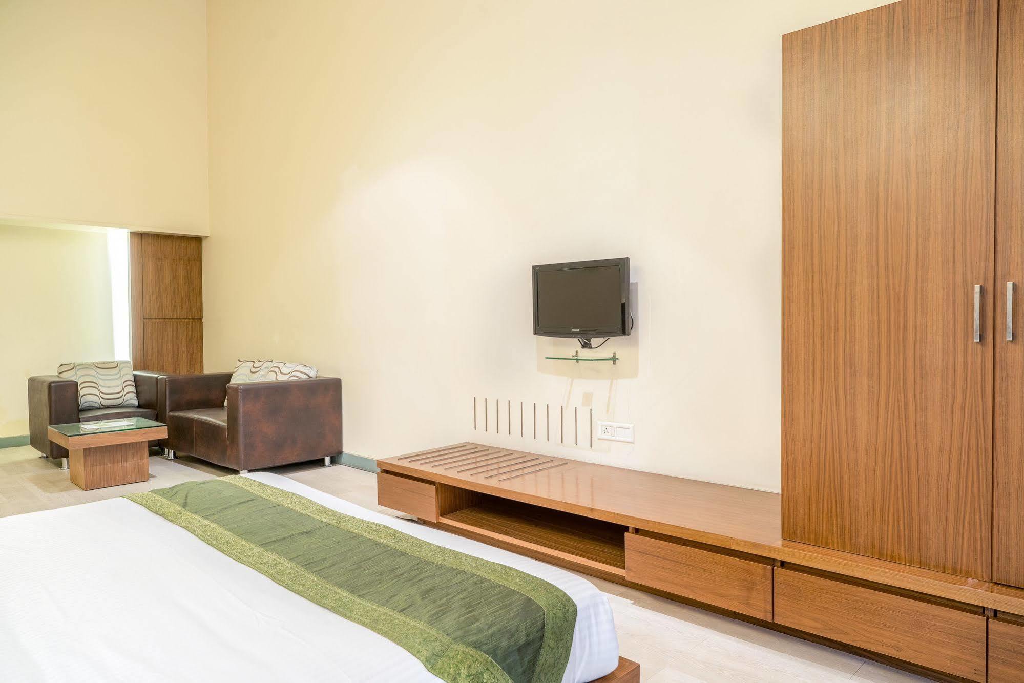 Mint Koregaon Park Next To Osho Ashram بونة المظهر الخارجي الصورة